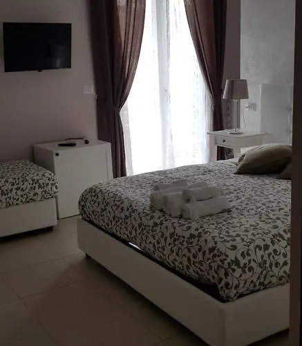 לינה וארוחת בוקר Sweet